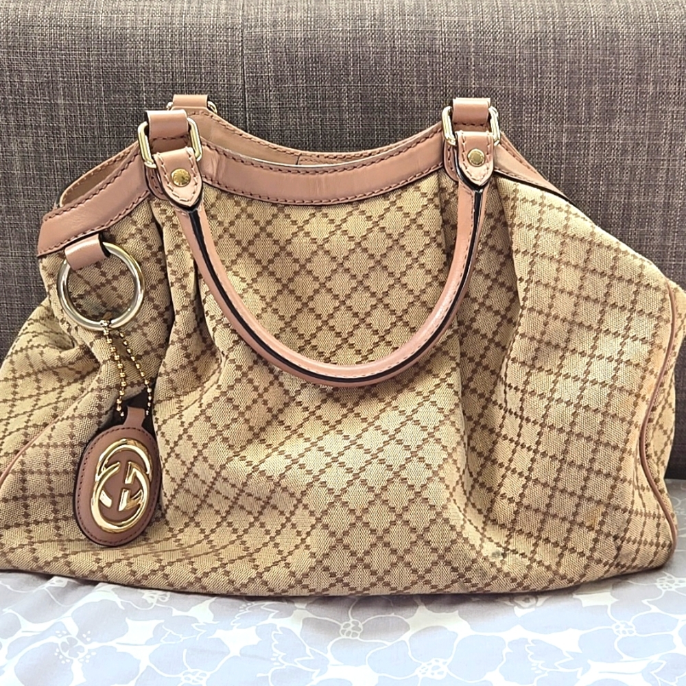 Gucci 'Sukey' Medium Tote with detachable interlocking G charm